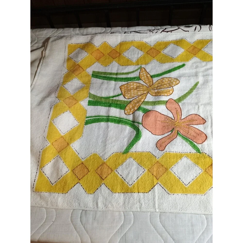 Utica Fine Arts Vintage Floral Bath Towel J.P. Stevens 46 X 25 Mol Irises